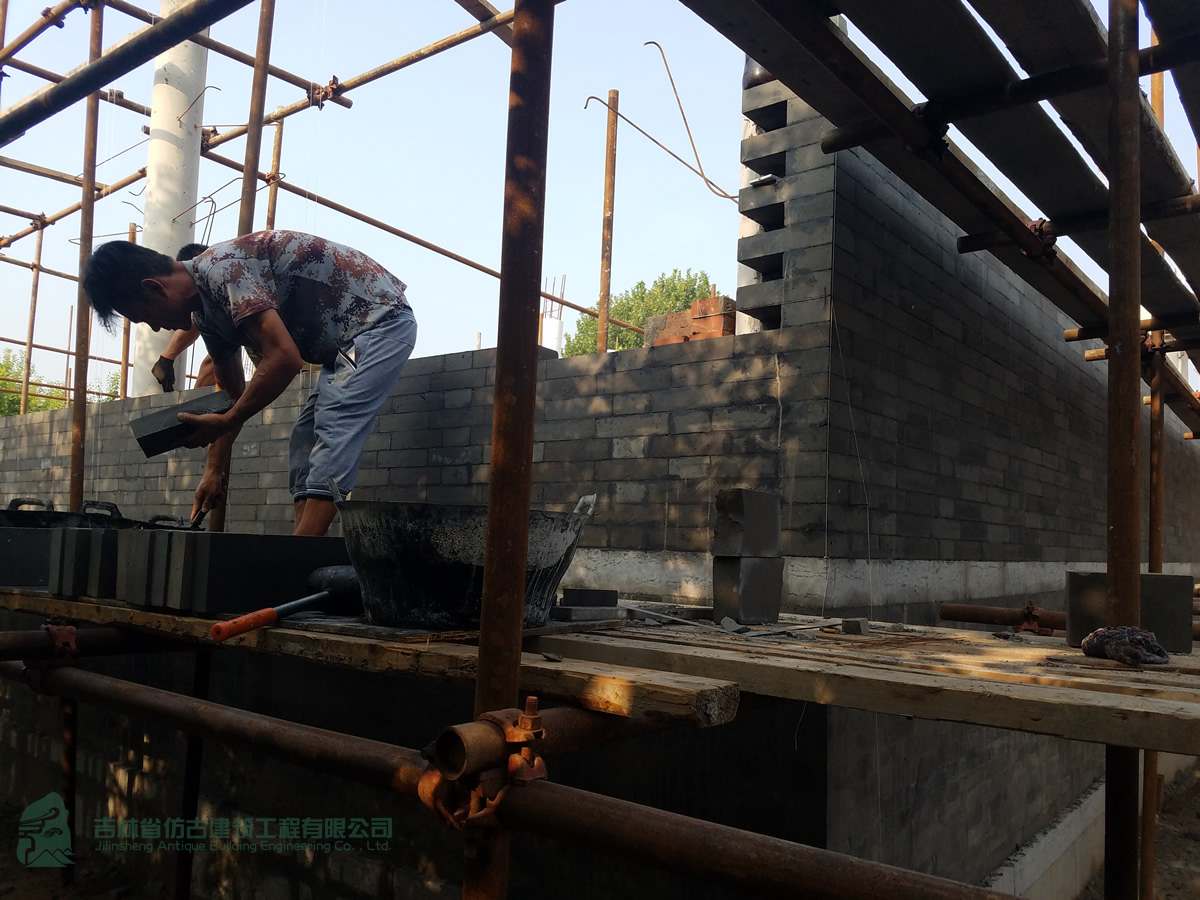 四合院施工中干擺絲縫的做法